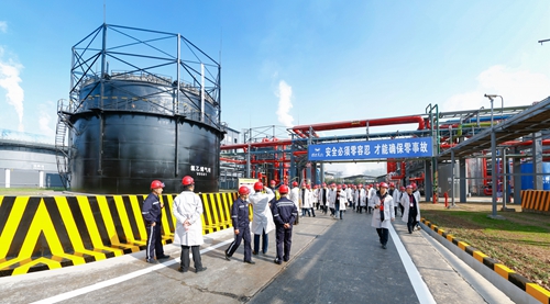 全省?；菲髽I(yè)安全設(shè)計(jì)診斷復(fù)核現(xiàn)場會(huì)代表參觀宜化太平洋熱電公司(圖4)