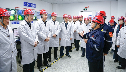全省?；菲髽I(yè)安全設(shè)計(jì)診斷復(fù)核現(xiàn)場會(huì)代表參觀宜化太平洋熱電公司(圖5)