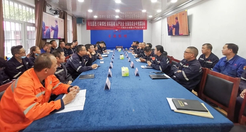 向抗疫英雄致敬！宜化集團(tuán)組織收看全國抗擊新冠肺炎疫情表彰大會(圖10)