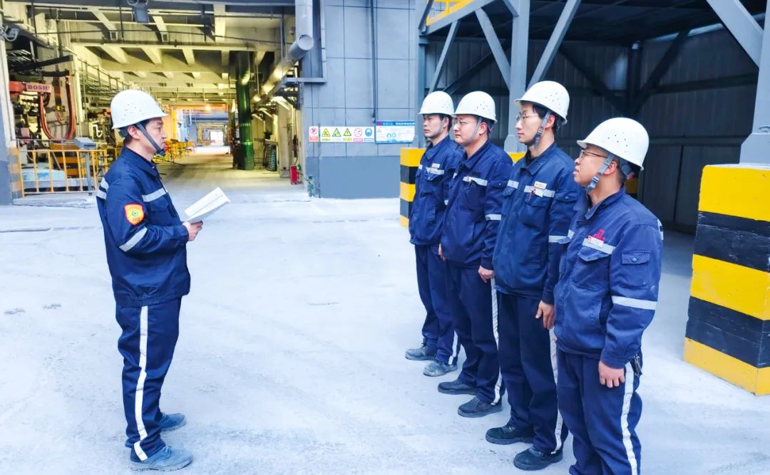新疆宜化電石車間二一班：強(qiáng)化班組建設(shè)，筑牢基層基石(圖4)