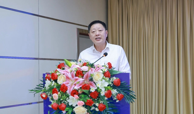 增值引領(lǐng)共贏疆來！2024宜化宜冠滴品牌戰(zhàn)略發(fā)布會(huì)在新疆輪臺(tái)縣成功舉行(圖2)