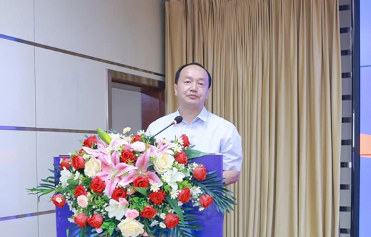 增值引領(lǐng)共贏疆來！2024宜化宜冠滴品牌戰(zhàn)略發(fā)布會(huì)在新疆輪臺(tái)縣成功舉行(圖3)