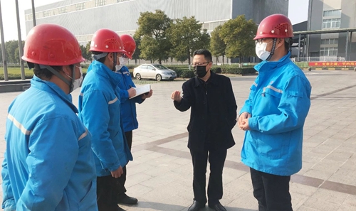 王大真到股份公司、楚星公司和松滋肥業(yè)現(xiàn)場(chǎng)檢查疫情防控及安全生產(chǎn)情況